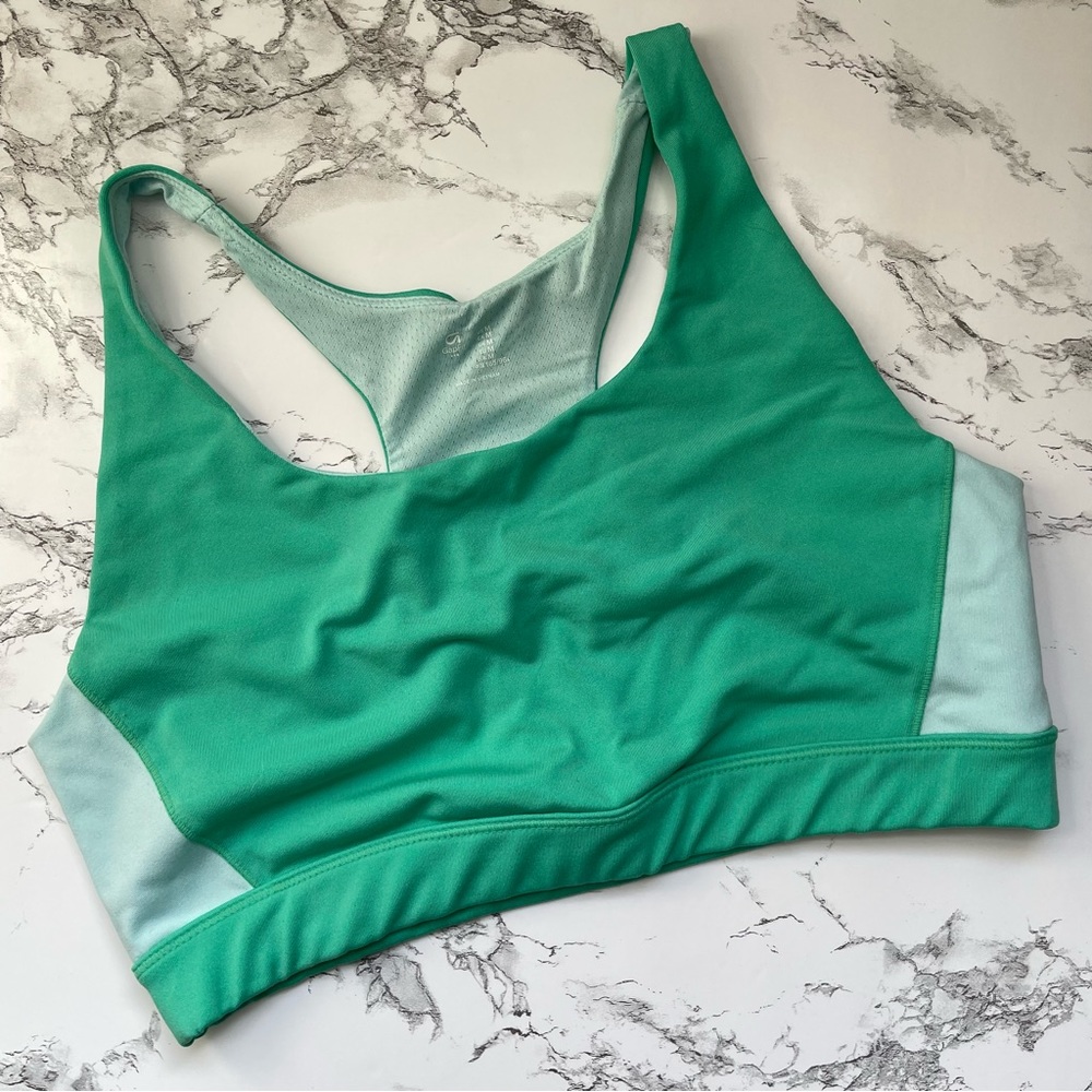 GAP fit sports bra